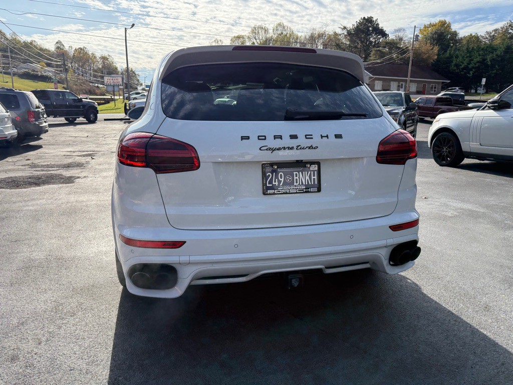 2017 Porsche Cayenne Image 45