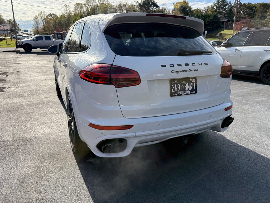 2017 Porsche Cayenne Image 46
