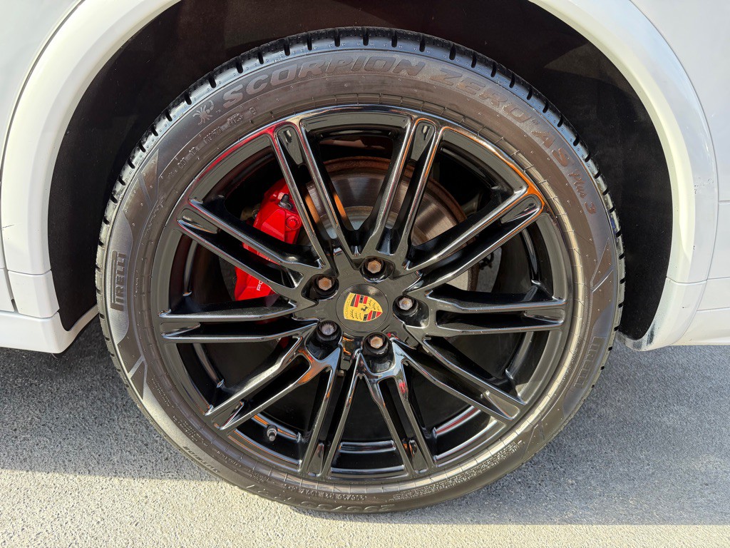 2017 Porsche Cayenne Image 50