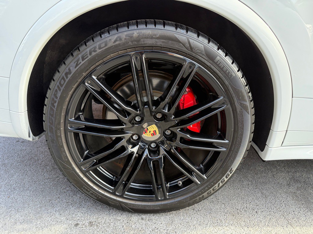 2017 Porsche Cayenne Image 51