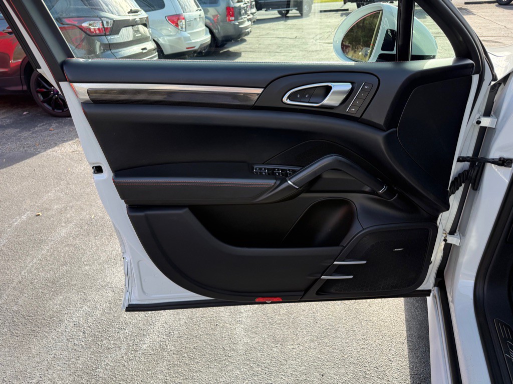 2017 Porsche Cayenne Image 55