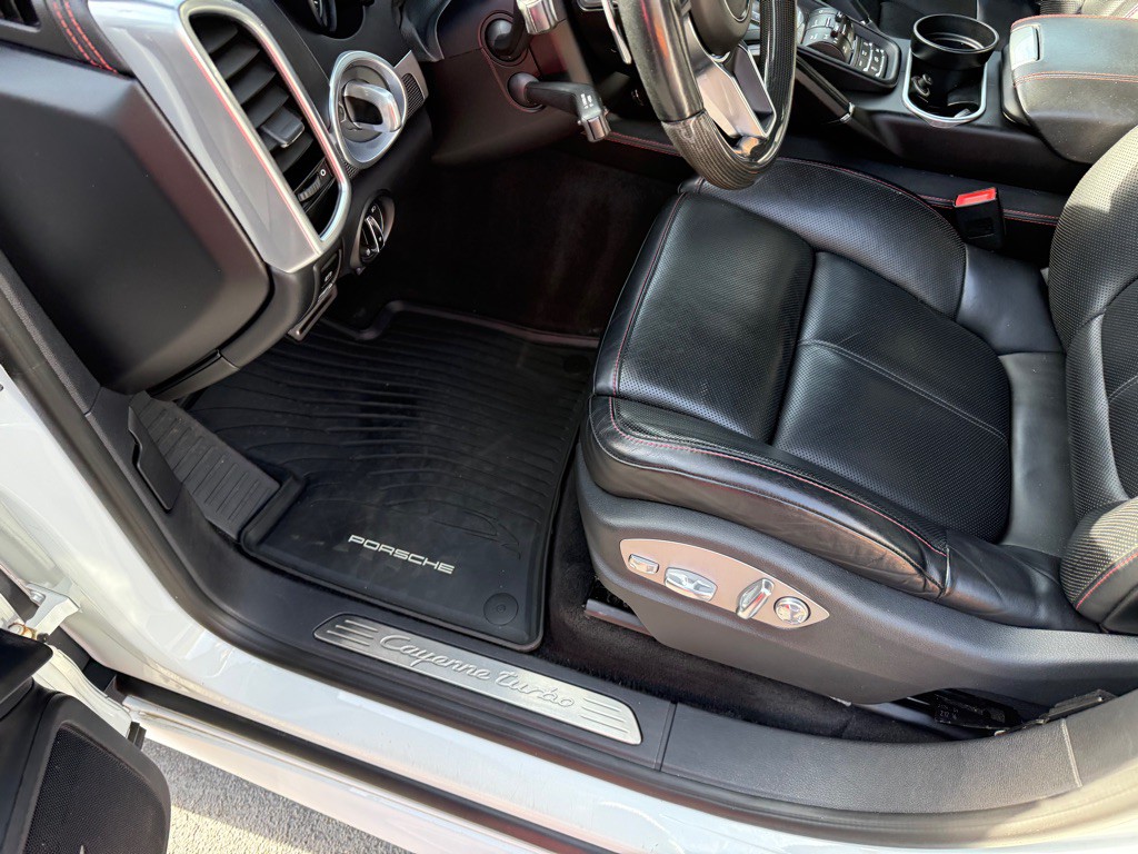 2017 Porsche Cayenne Image 56