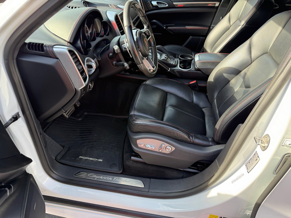2017 Porsche Cayenne Image 57