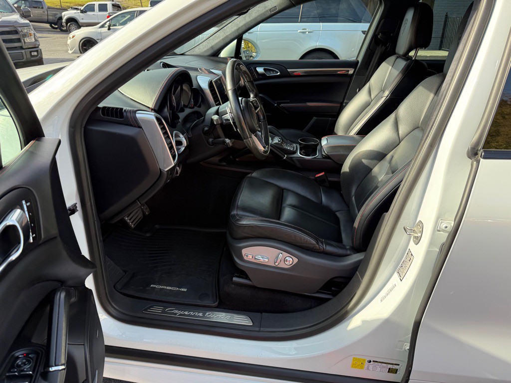 2017 Porsche Cayenne Image 58