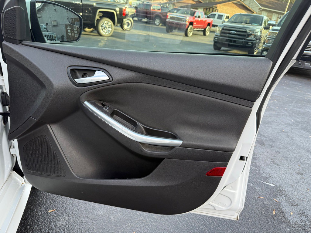 2014 Ford Focus Image 36