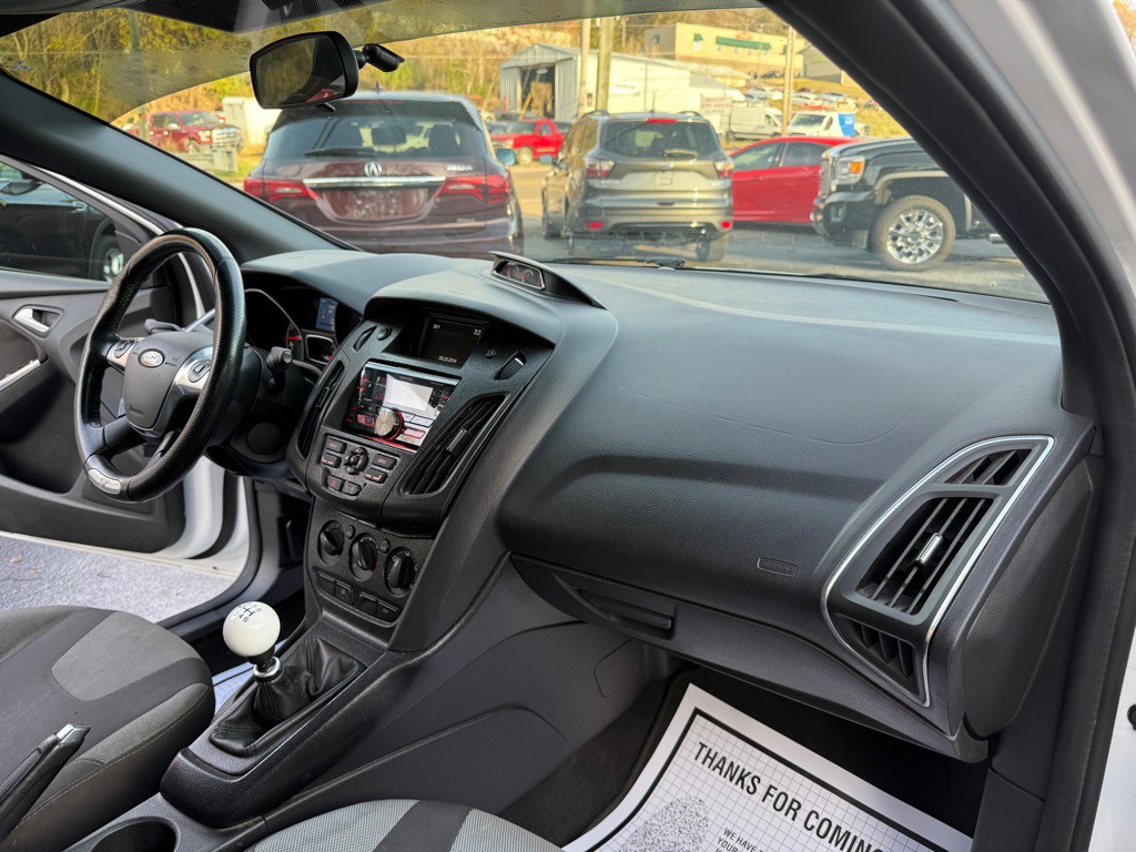 2014 Ford Focus Image 37