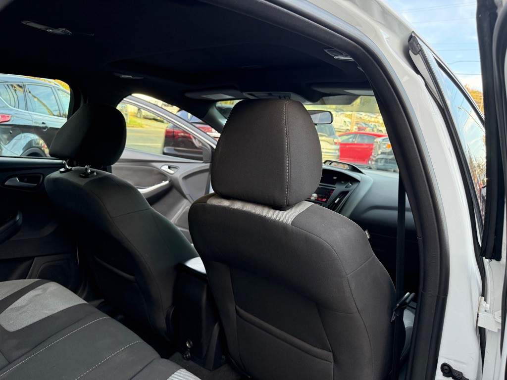 2014 Ford Focus Image 39