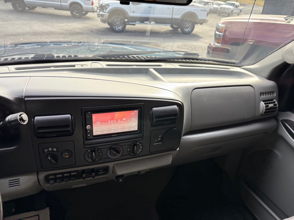 2006 Ford F-350 Image 42