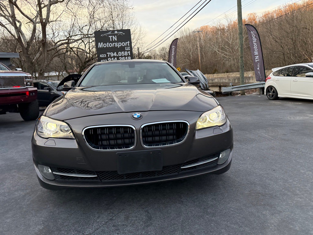 2013 BMW 5 Series Image 9