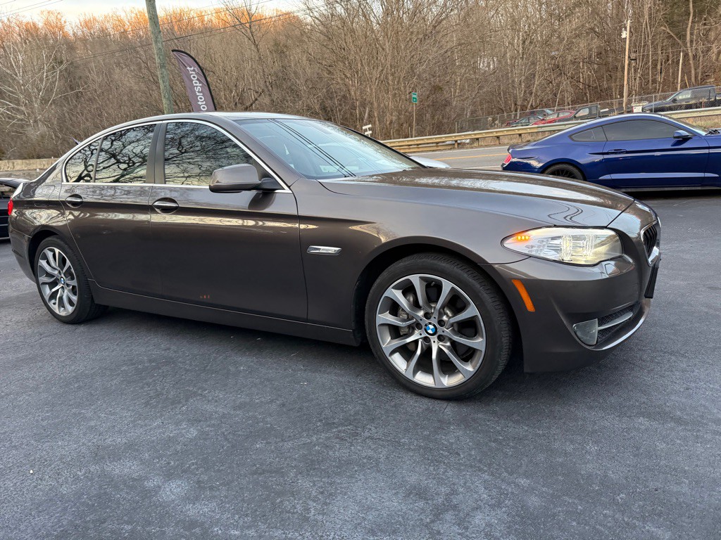 2013 BMW 5 Series Image 12