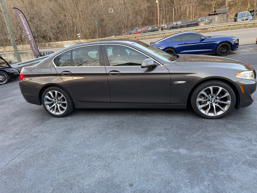 2013 BMW 5 Series Image 14