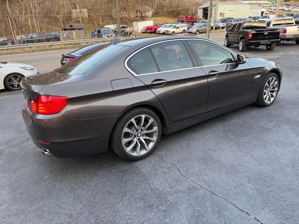 2013 BMW 5 Series Image 18