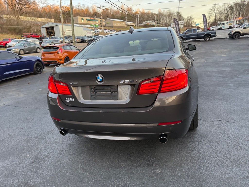 2013 BMW 5 Series Image 19