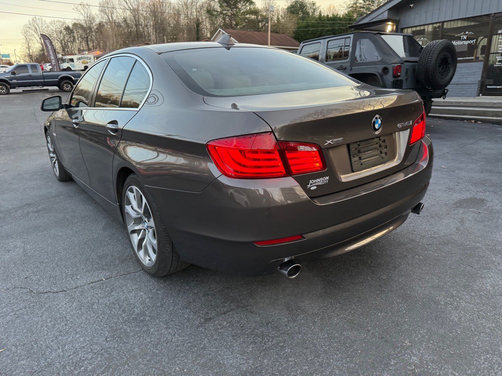 2013 BMW 5 Series Image 21