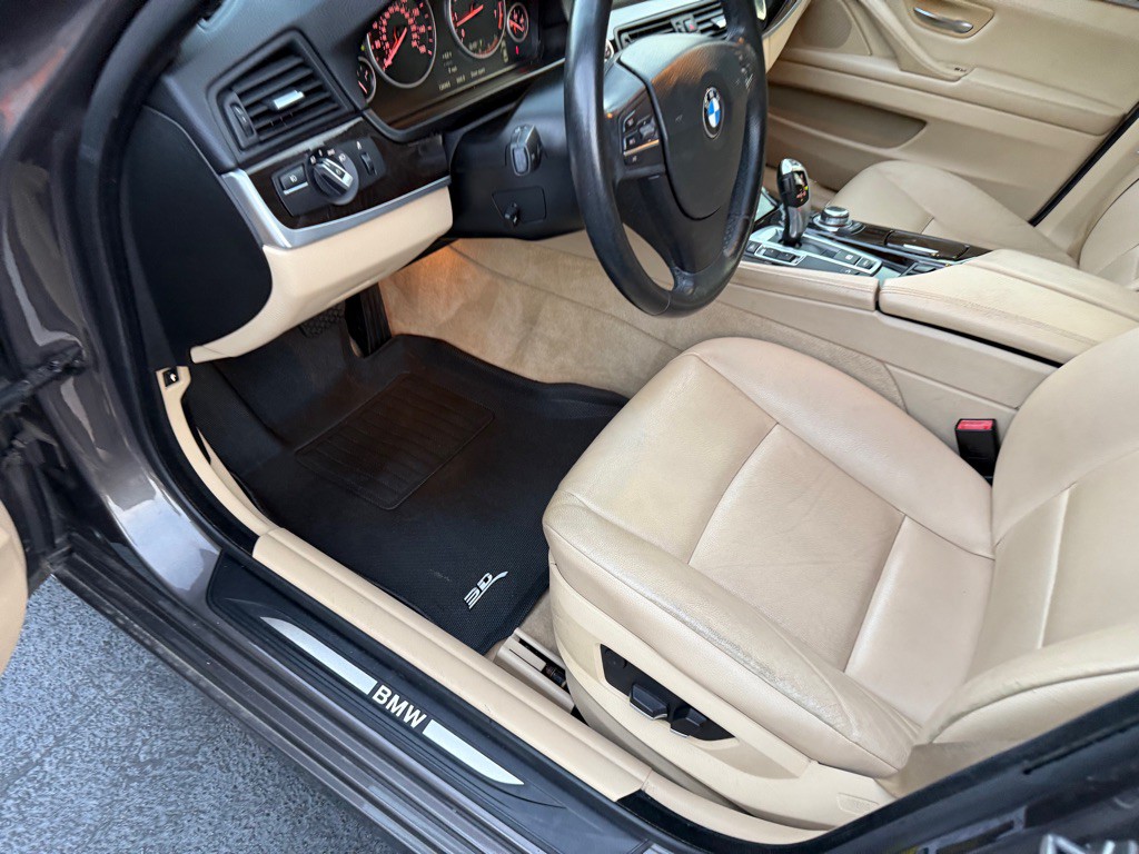 2013 BMW 5 Series Image 39