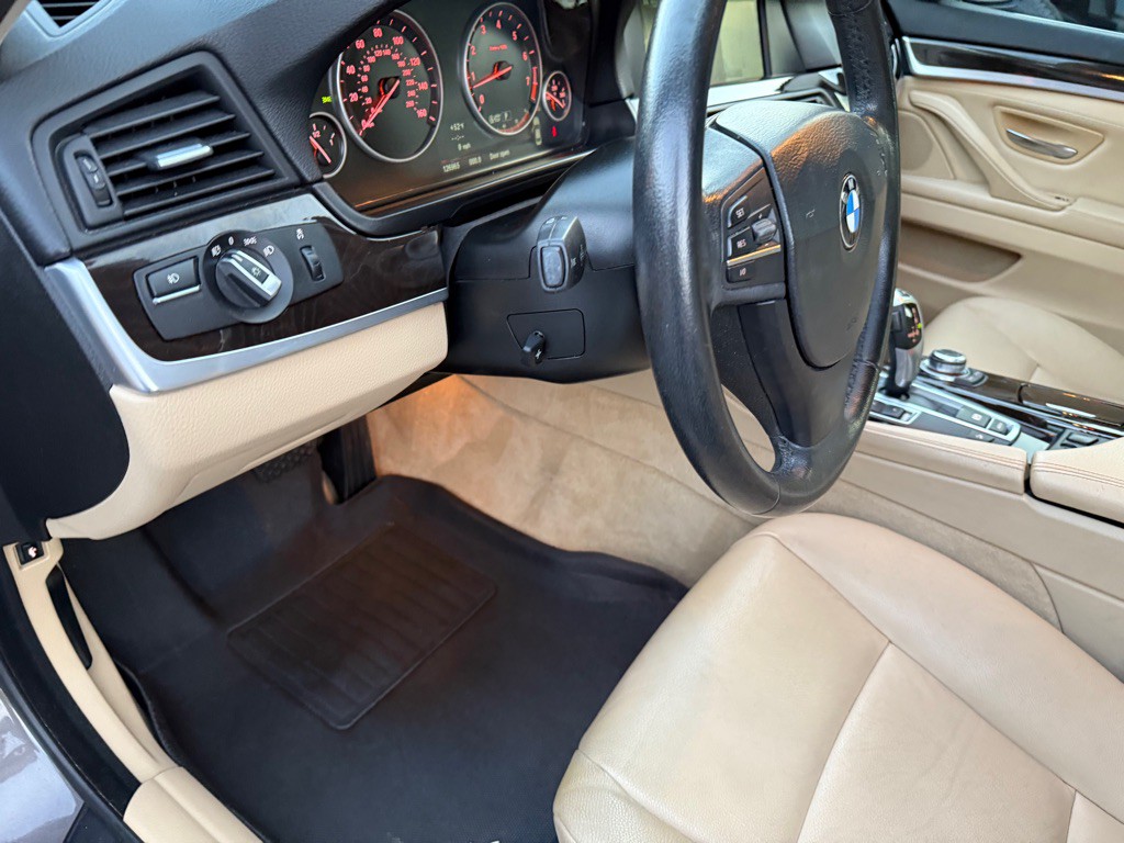 2013 BMW 5 Series Image 44