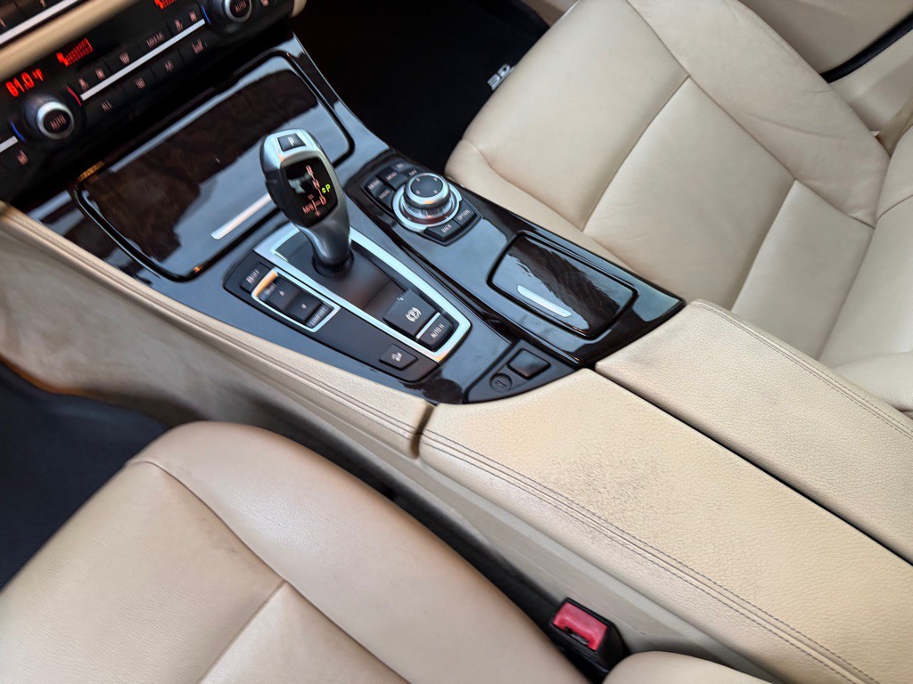 2013 BMW 5 Series Image 50