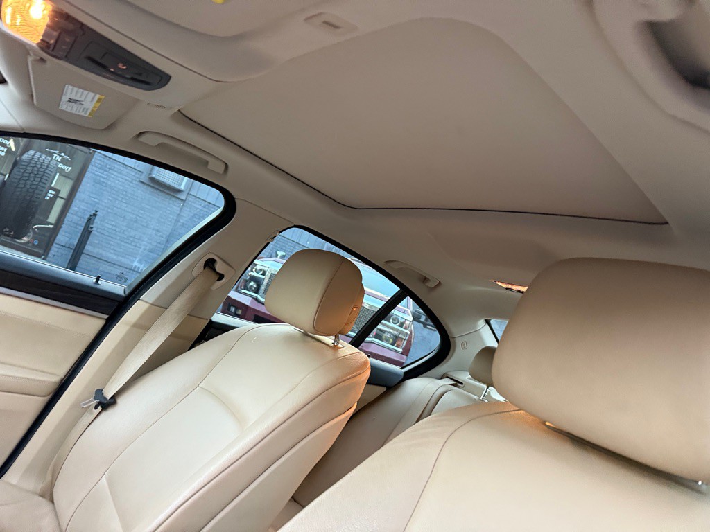 2013 BMW 5 Series Image 52