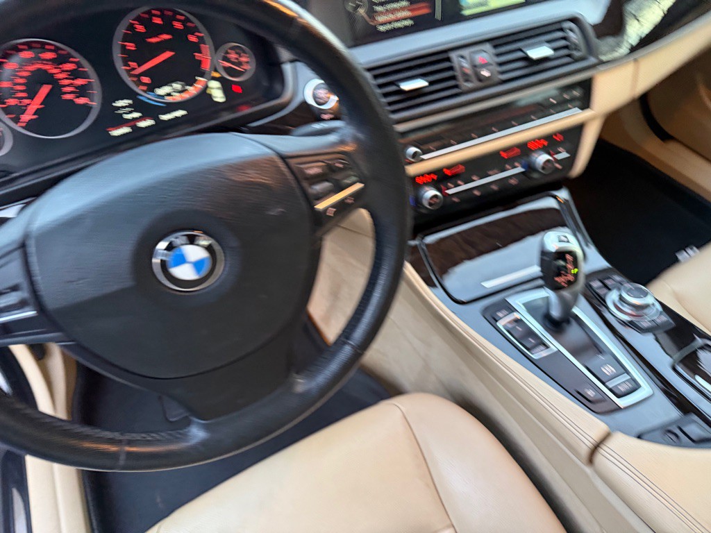 2013 BMW 5 Series Image 53