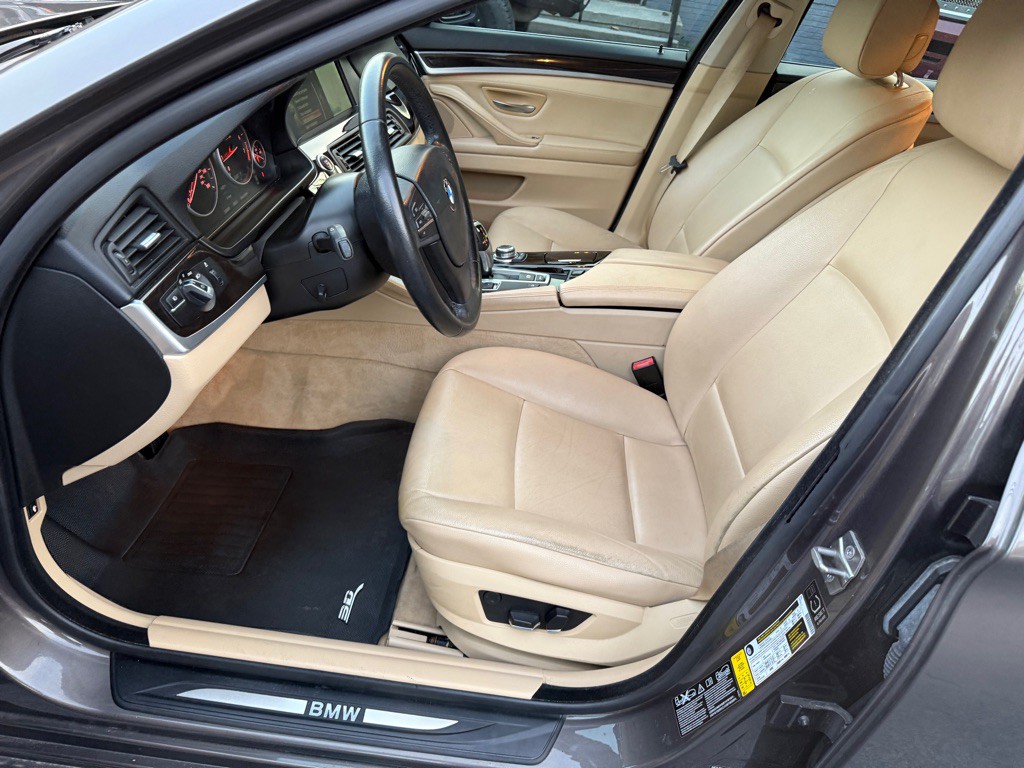 2013 BMW 5 Series Image 59