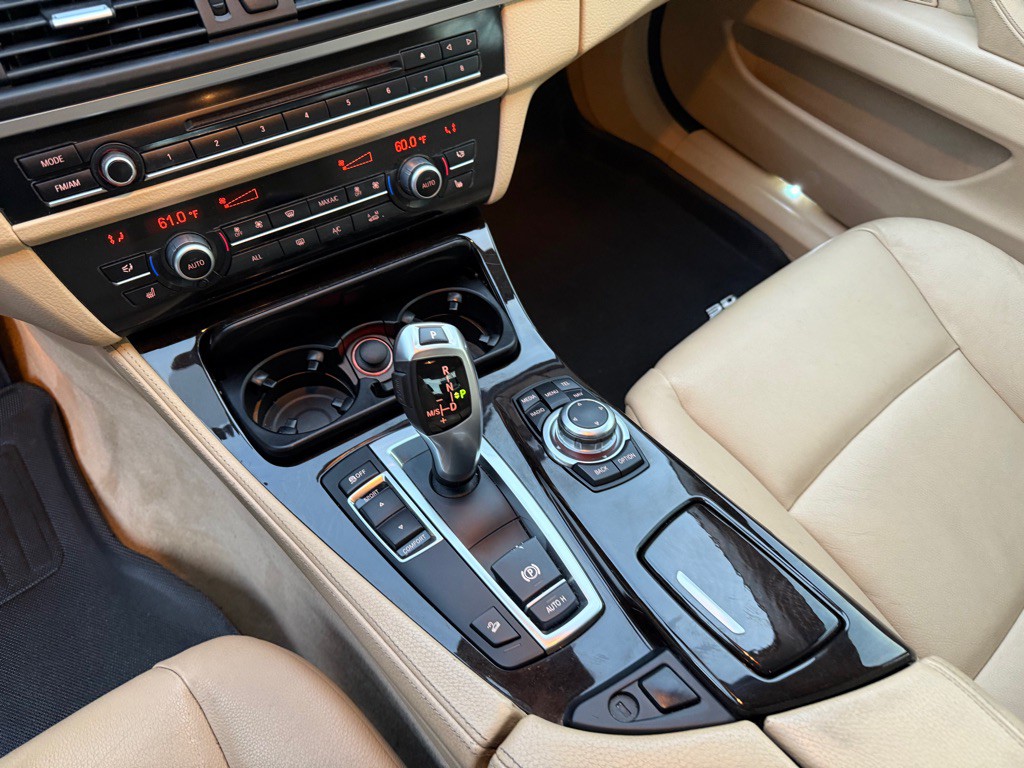 2013 BMW 5 Series Image 63
