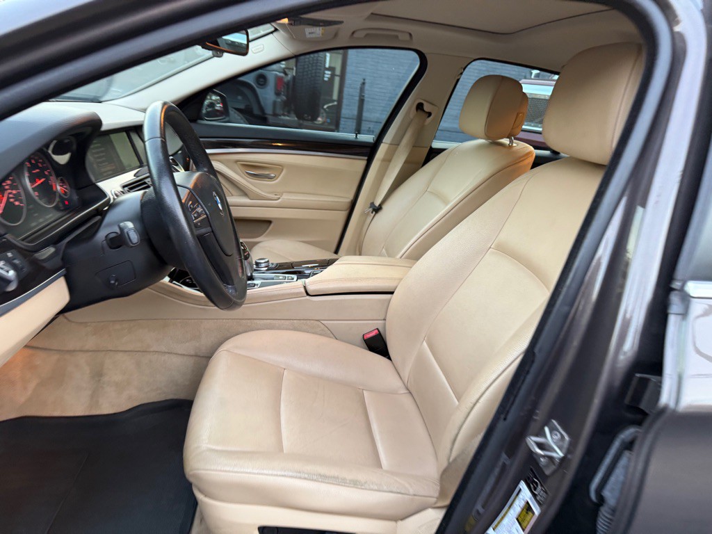 2013 BMW 5 Series Image 66