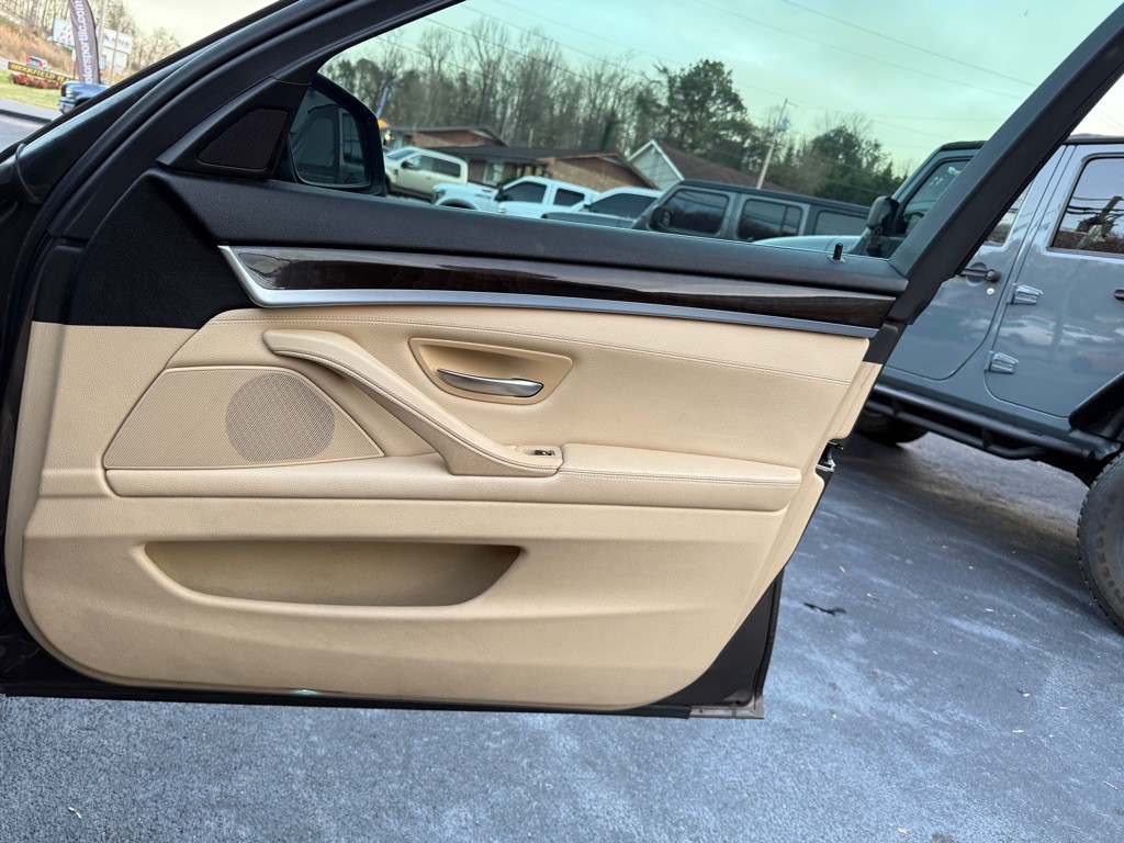 2013 BMW 5 Series Image 68