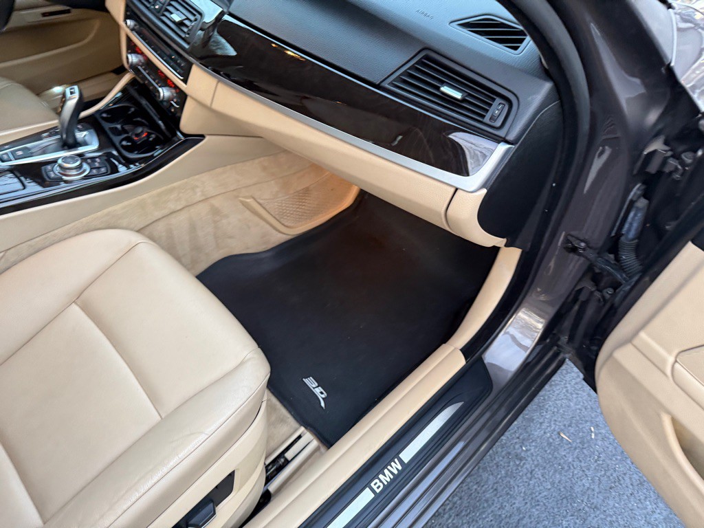 2013 BMW 5 Series Image 74