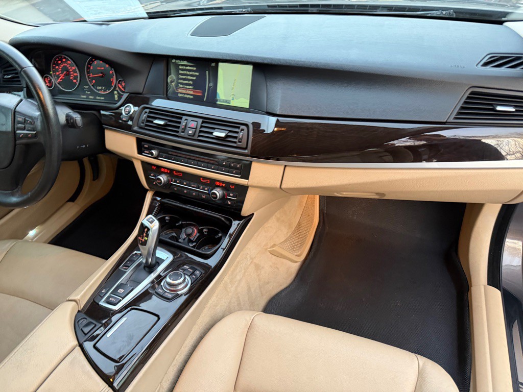 2013 BMW 5 Series Image 76