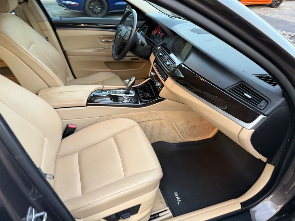 2013 BMW 5 Series Image 77