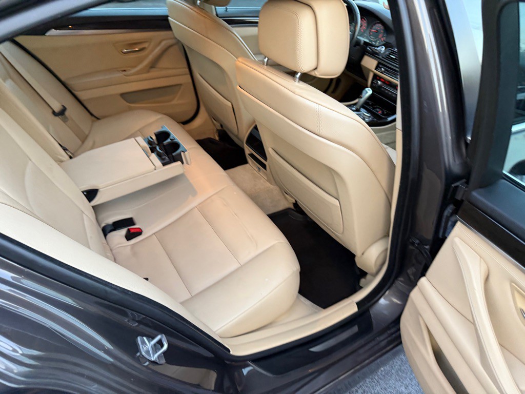 2013 BMW 5 Series Image 82