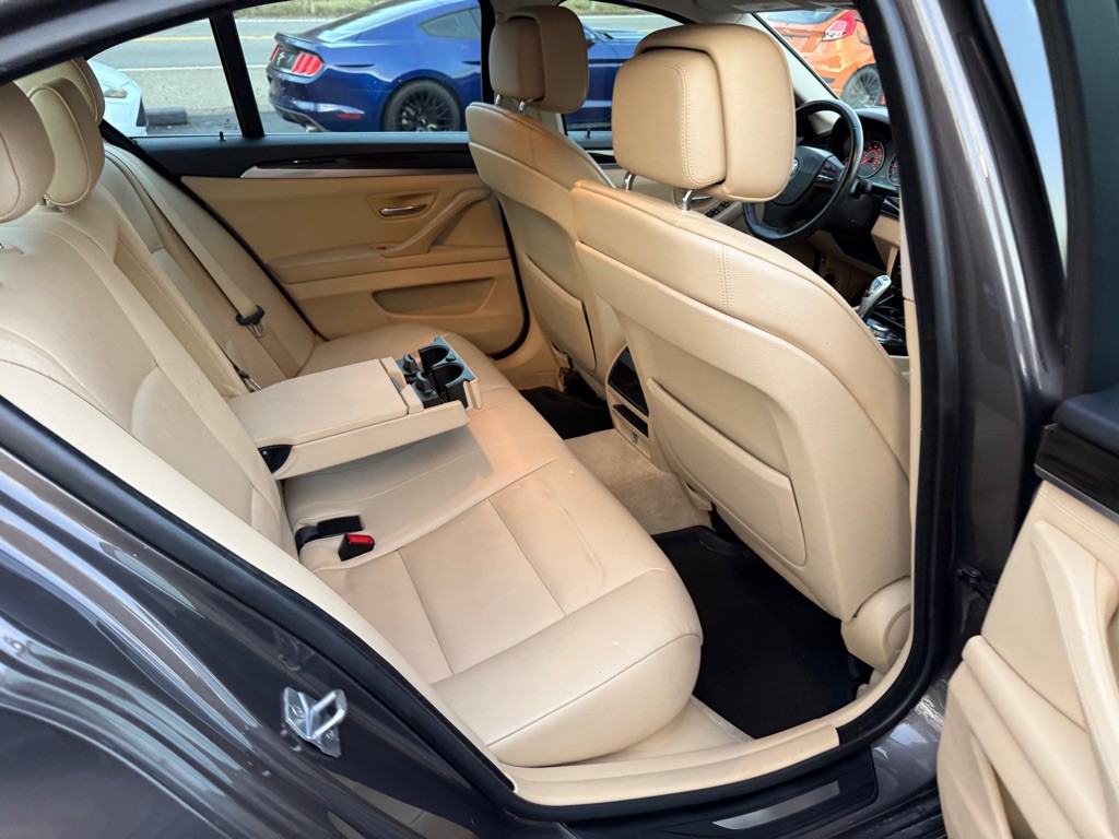 2013 BMW 5 Series Image 86