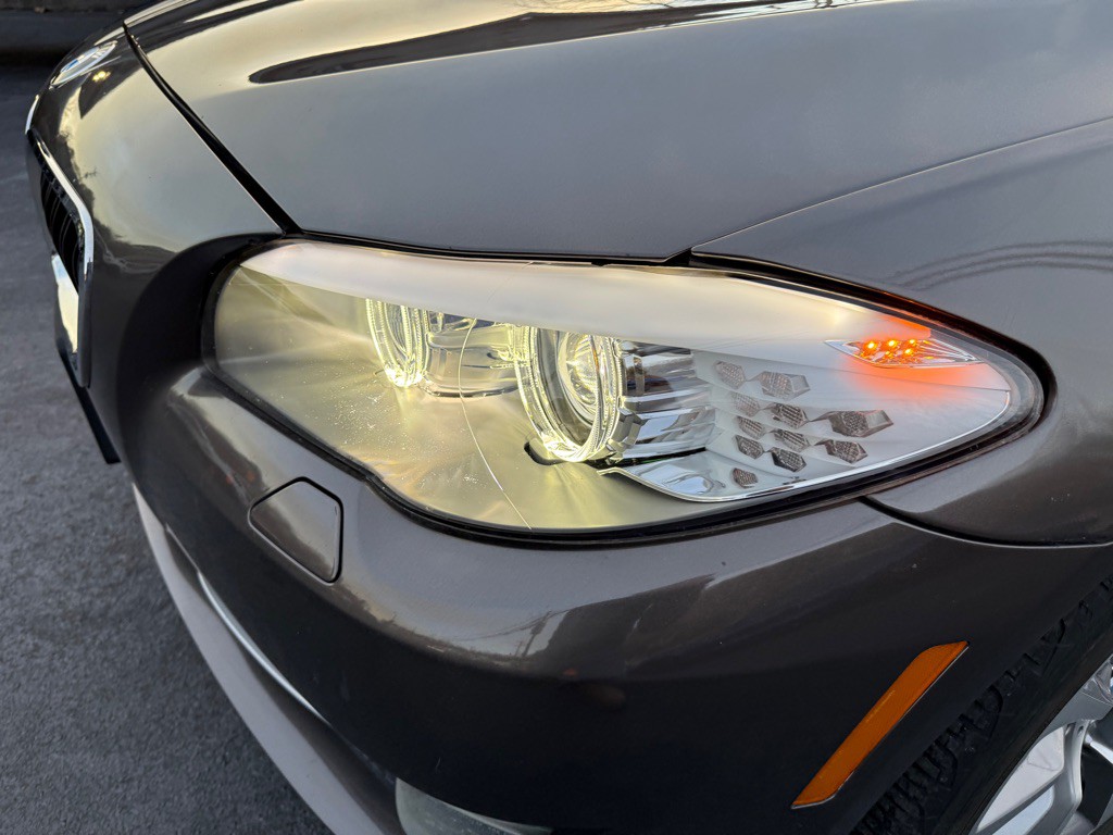 2013 BMW 5 Series Image 100