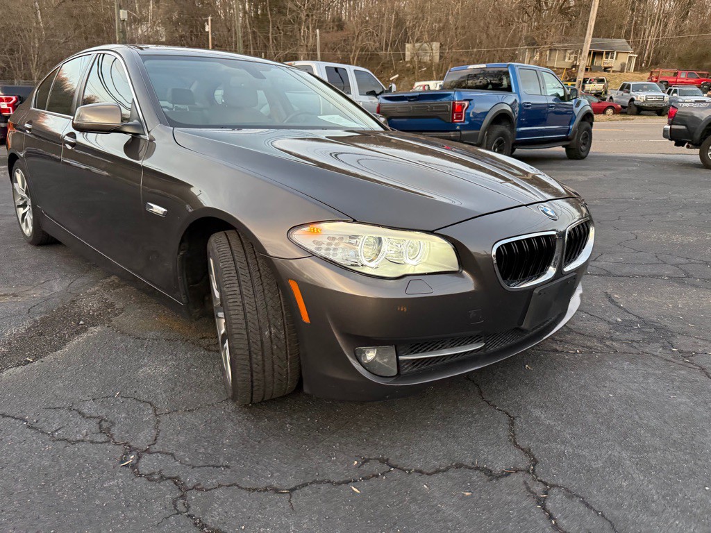 2013 BMW 5 Series Image 103