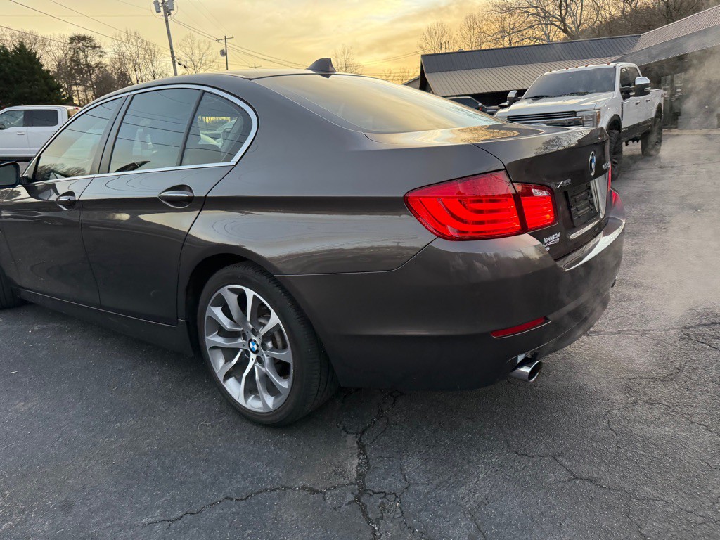 2013 BMW 5 Series Image 104