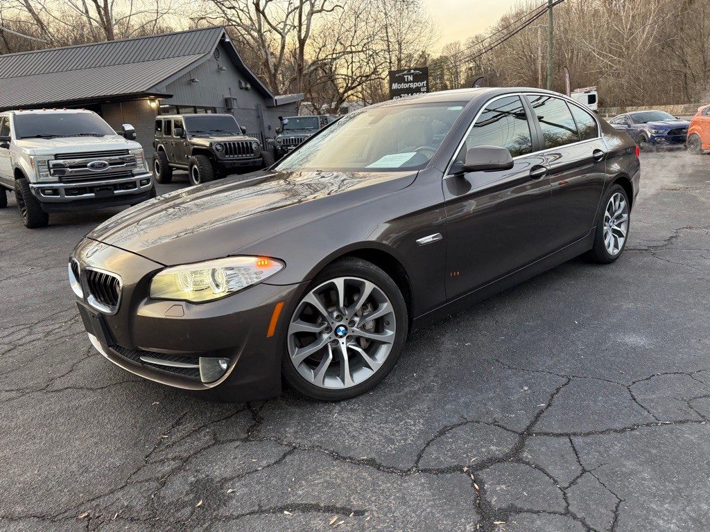 2013 BMW 5 Series Image 105