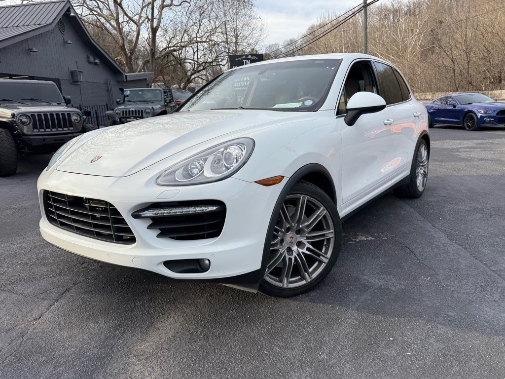 2013 Porsche Cayenne Image 1