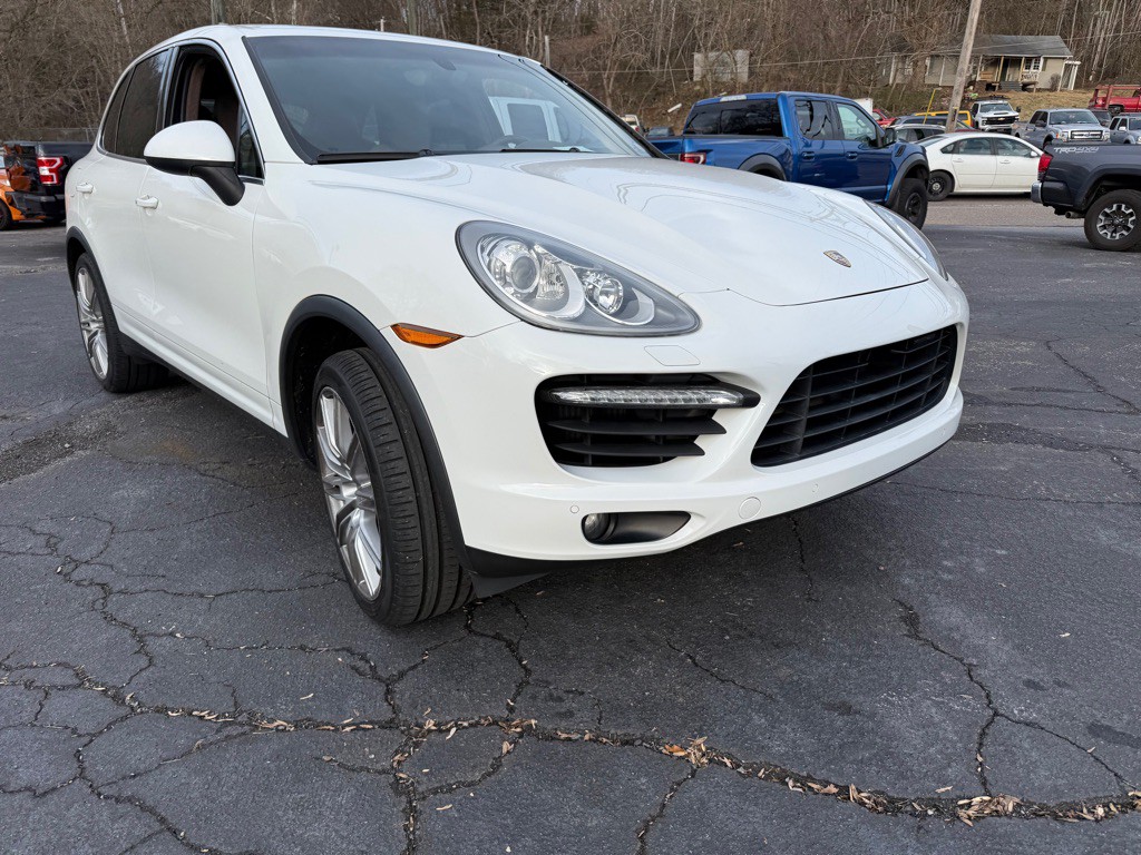 2013 Porsche Cayenne Image 8