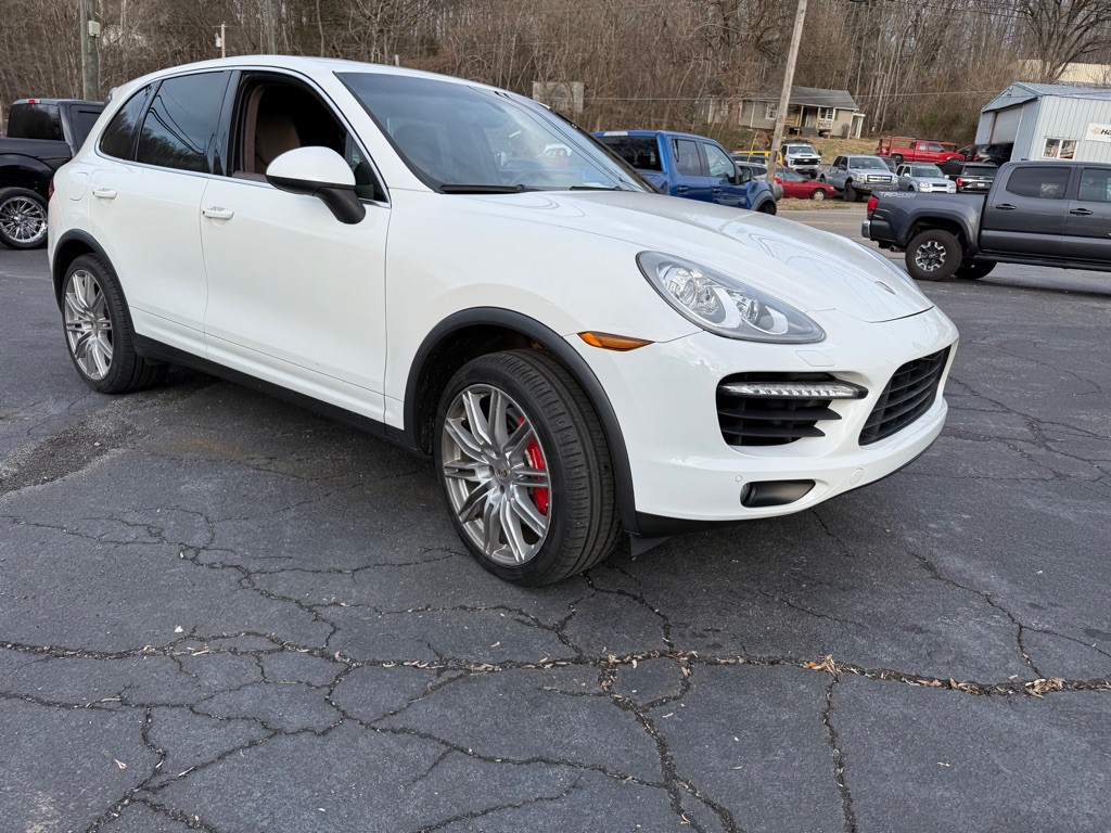 2013 Porsche Cayenne Image 9
