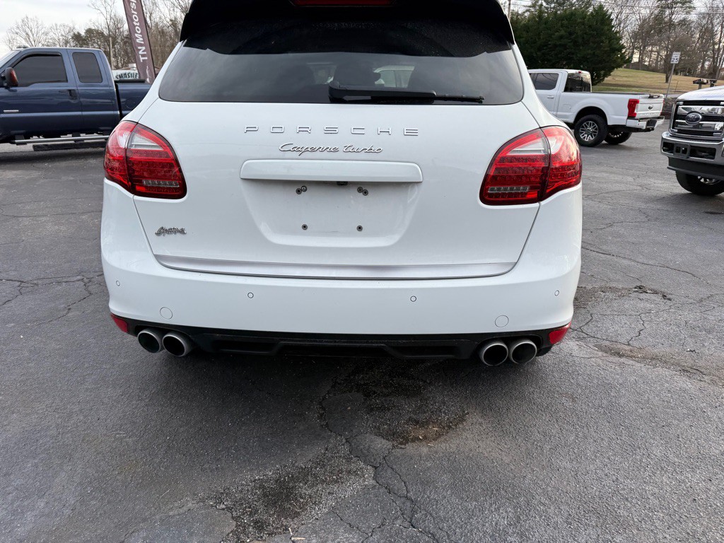 2013 Porsche Cayenne Image 13