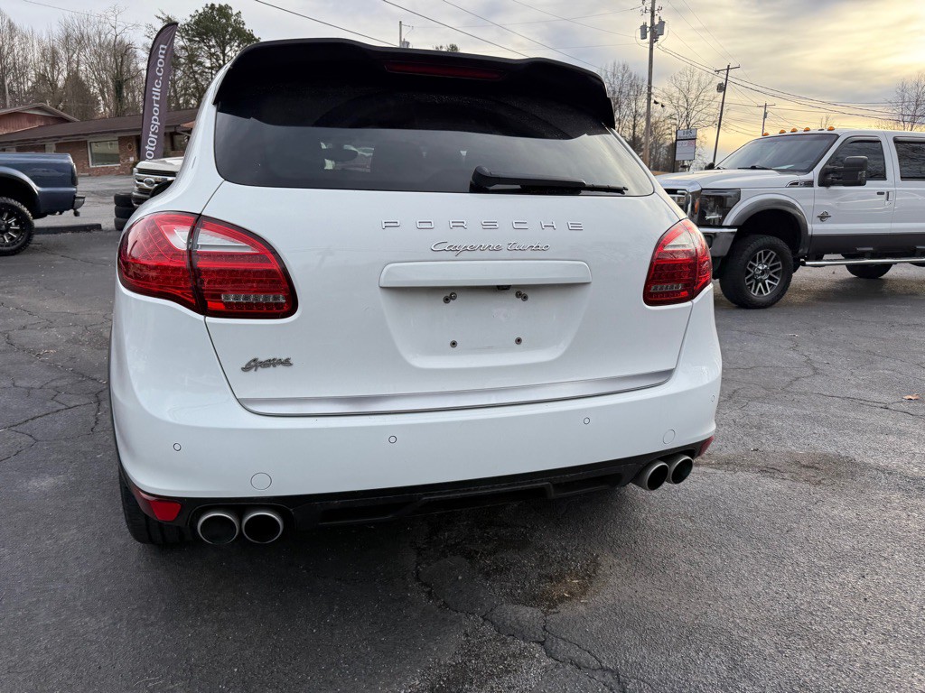 2013 Porsche Cayenne Image 14