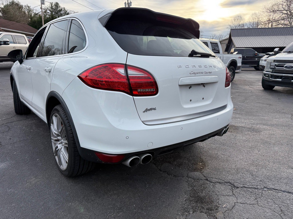 2013 Porsche Cayenne Image 15