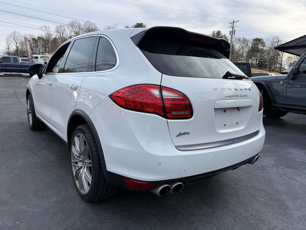 2013 Porsche Cayenne Image 25