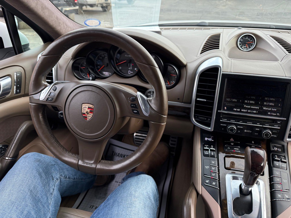 2013 Porsche Cayenne Image 40