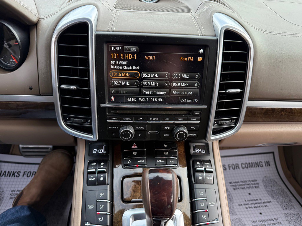 2013 Porsche Cayenne Image 43