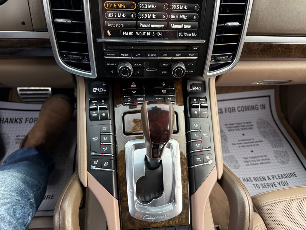 2013 Porsche Cayenne Image 46