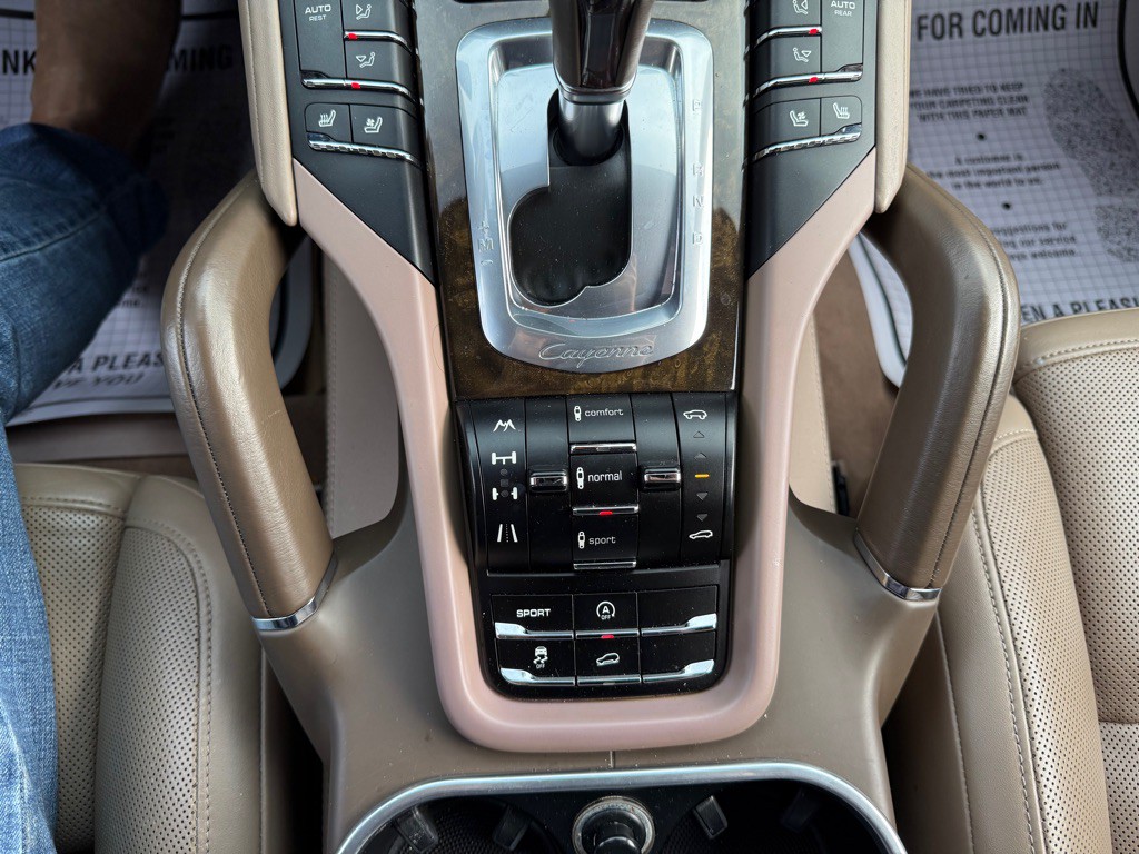 2013 Porsche Cayenne Image 47