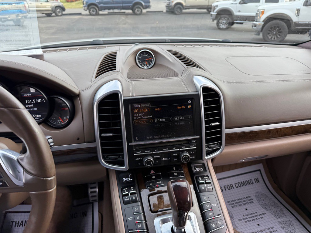 2013 Porsche Cayenne Image 50