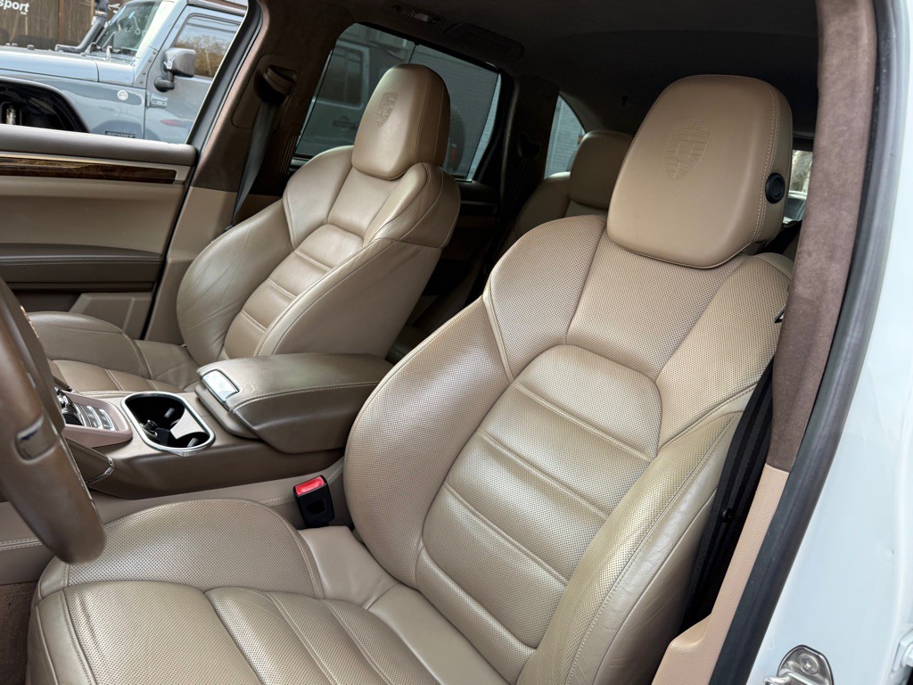 2013 Porsche Cayenne Image 57