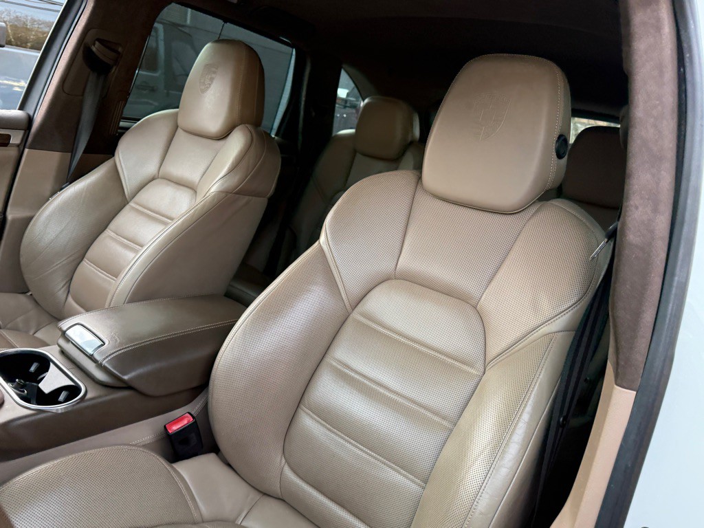 2013 Porsche Cayenne Image 58